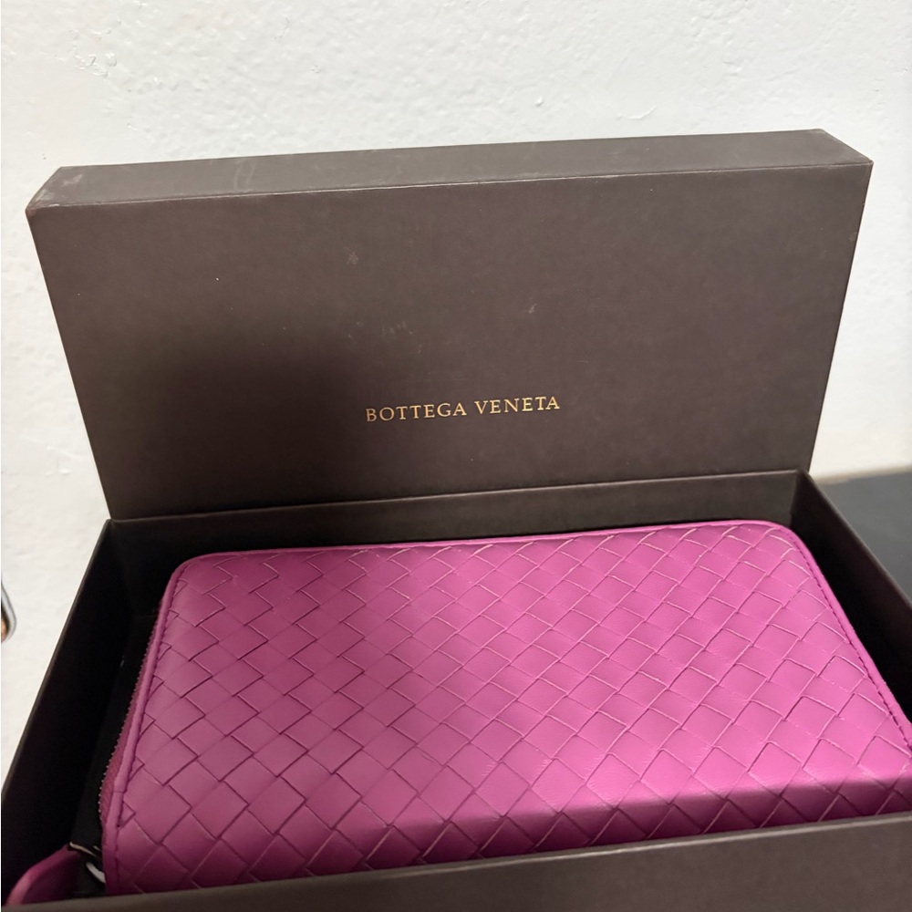 Bottega Veneta Fuchsia Woven Leather Wristlet
